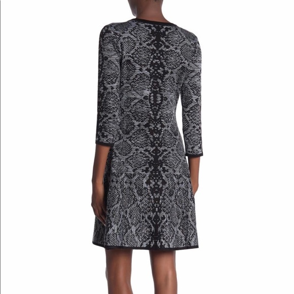 Nina Leonard Snake Print Sweater Dress - US Women’s Size XL - Picture 2 of 5